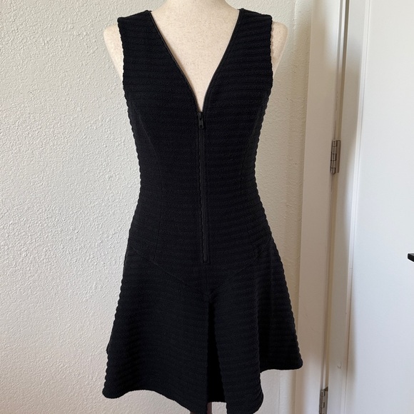 Theory Dresses & Skirts - Theory Black Zip Front Cocktail Dress size 4